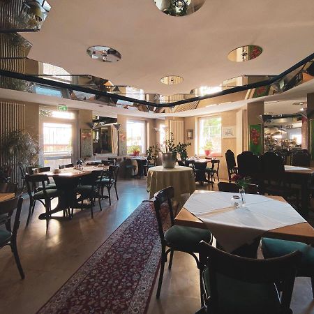 Zum Gruenen Turm Hotel Hohen Neuendorf Eksteriør billede